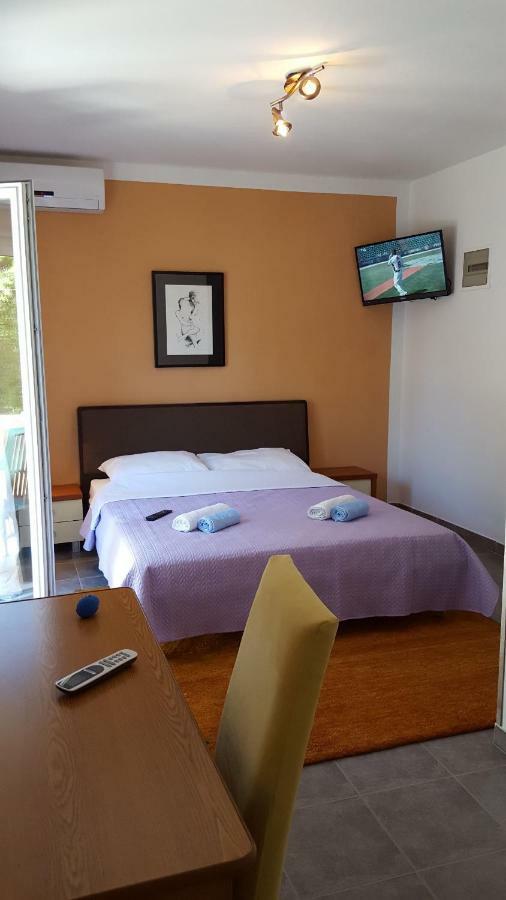 Bed and Breakfast Pansion Kaleb Brbinj Экстерьер фото